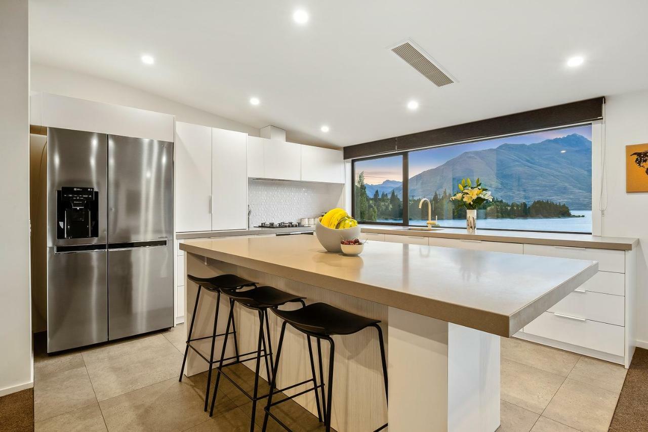 Lakeside Luxury On Suburb Street Queenstown Exterior foto